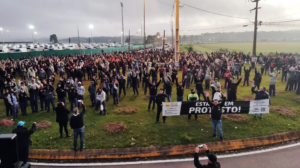 PR: Metalúrgicos da Renault seguem em greve por PLR, em defesa dos empregos e revisão do ACT
