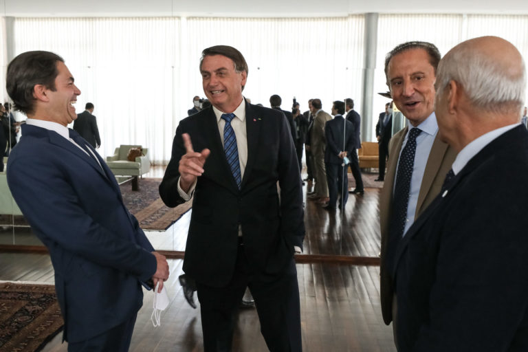 ‘Ricocracia’ não é democracia de verdade