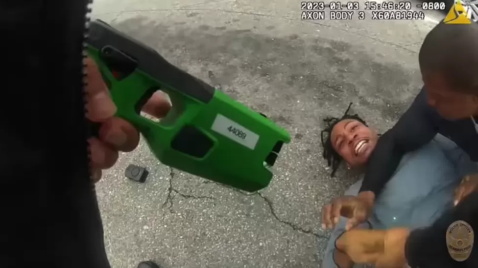 Primo de confundadora do movimento Black Lives Matter é assassinado pela polícia