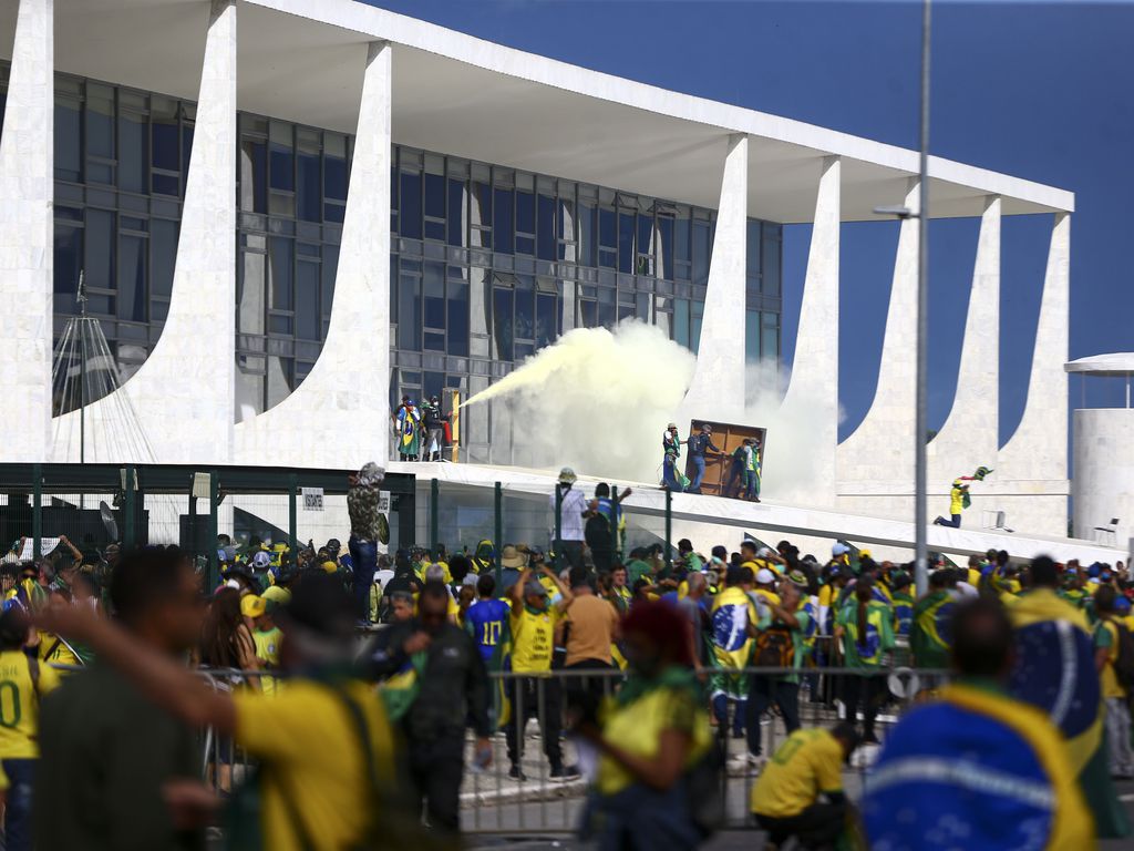 Enfrentar com mobilização e autodefesa o terrorismo golpista