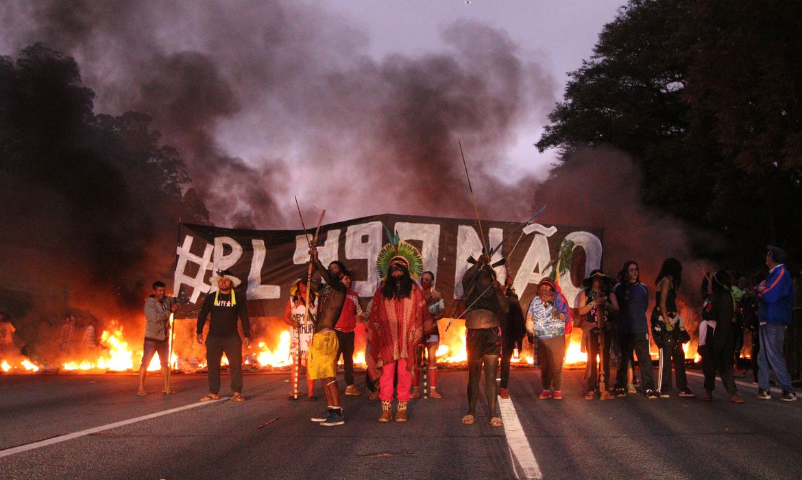 Protestos são realizados por todo o país contra o Marco Temporal