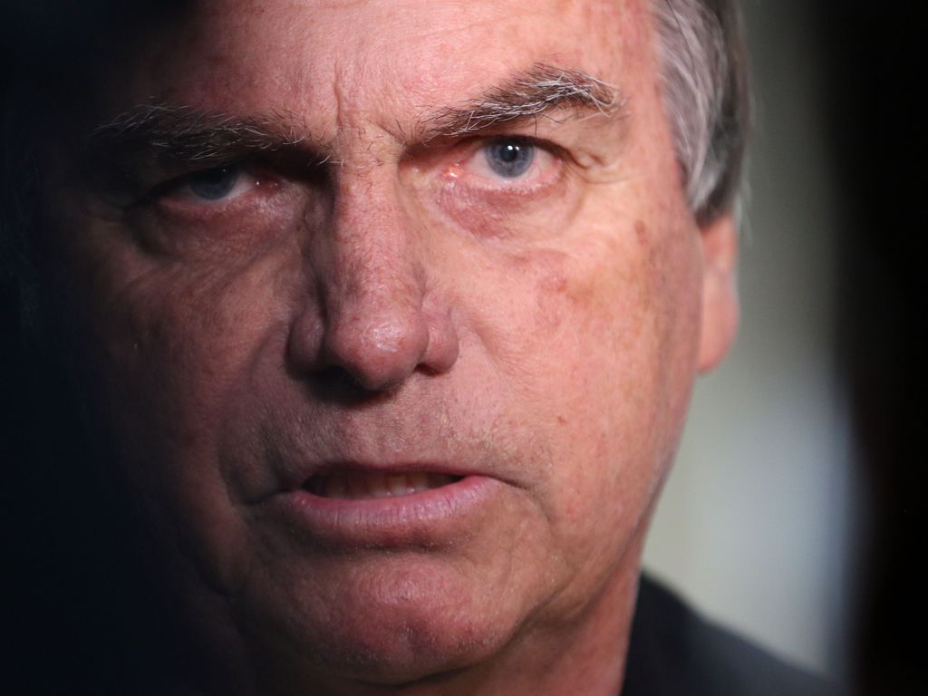 Bolsonaro inelegível: precisa agora ser investigado, punido e preso!