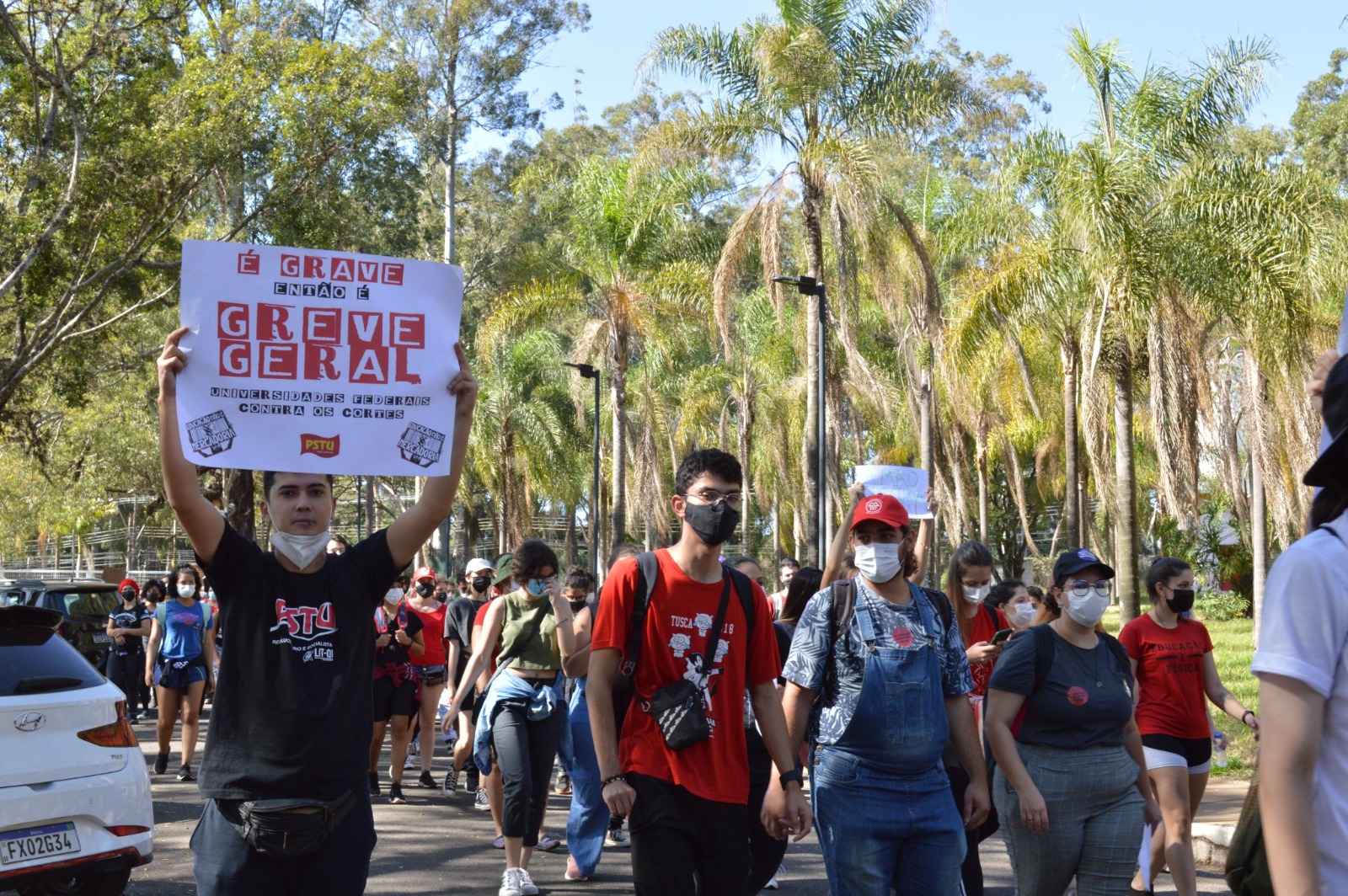 Ufscar contra a política federal que ataca a educação: Estudantes, técnicos-administrativos e docentes estão em greve
