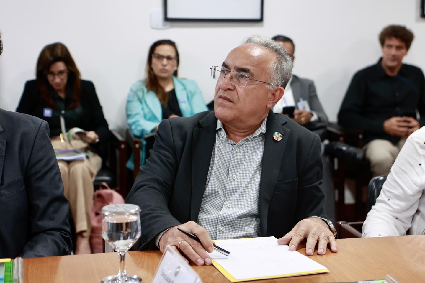 Por que votar em Edmilson é um erro político: Um diálogo sincero com o ativismo e militantes de esquerda