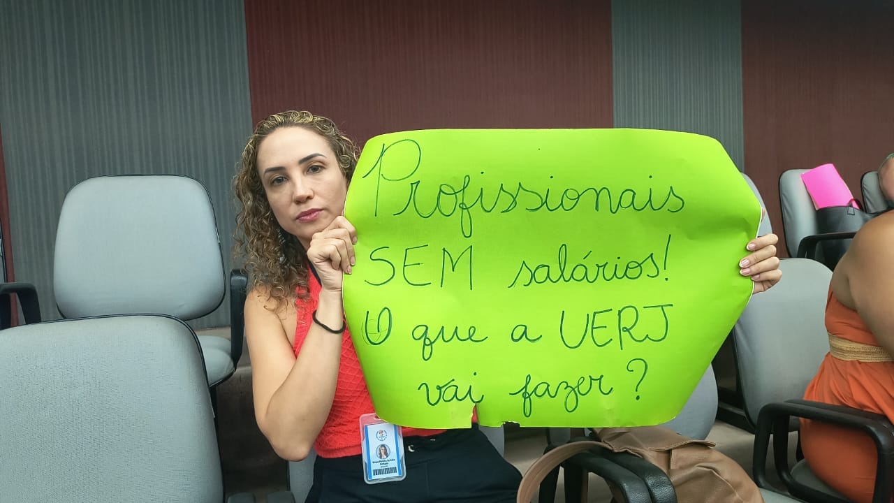 Terceirizados da Conquista na Uerj enfrentam atraso nos salários e recebem apoio de técnicos-administrativos