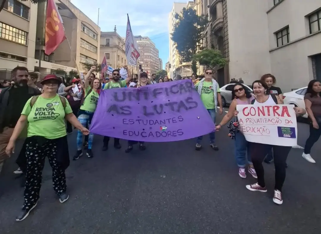 Profissionais da educação municipal de São Paulo fazem forte greve contra prefeitura de Ricardo Nunes