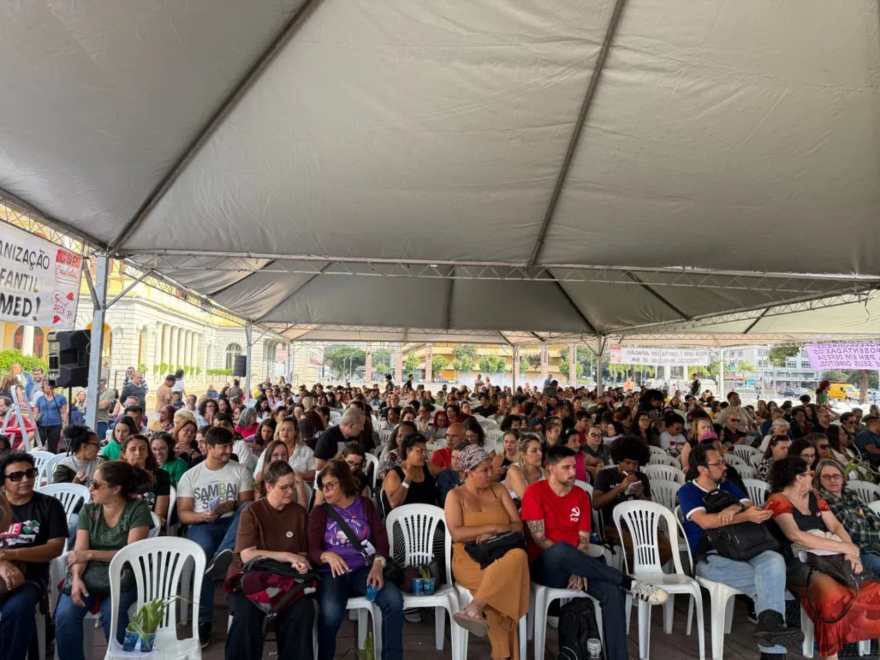Após 44 dias de greve, educação de BH encerra greve com conquistas importantes e desafios pela frente