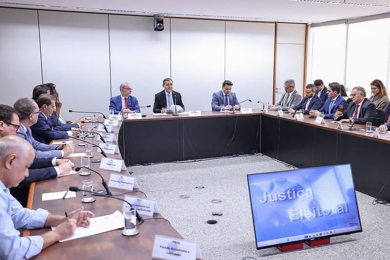 Ao TSE, PSTU denuncia exclusão política e não assina compromisso eleitoral