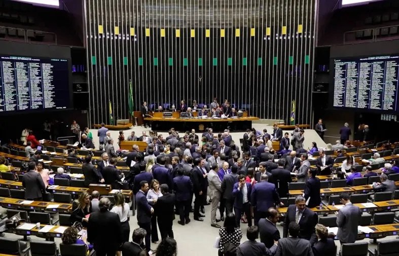 Festival de Projetos de Leis autoritários e a pergunta: democracia para quem?