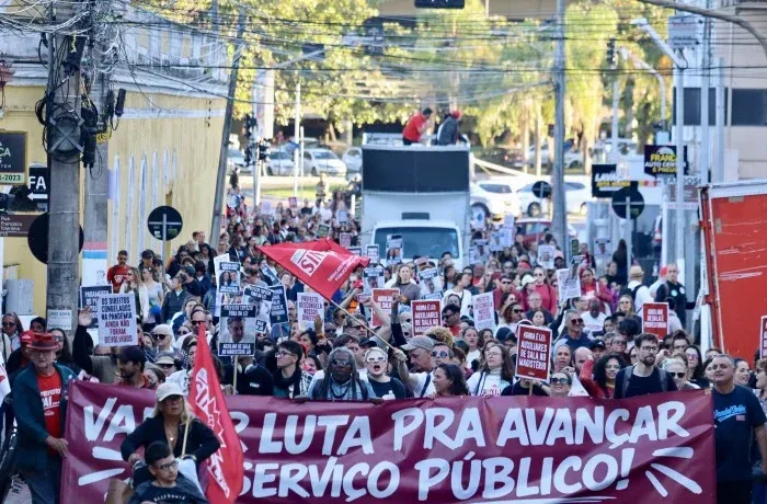 SC: Contra as demissões ilegais dos municipais de Florianópolis