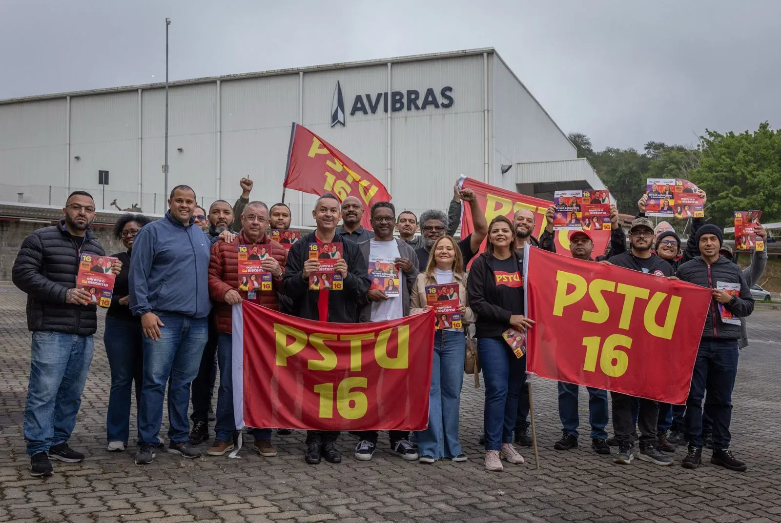 Em Jacareí (SP), Hertz Dias defende estatização da Avibras