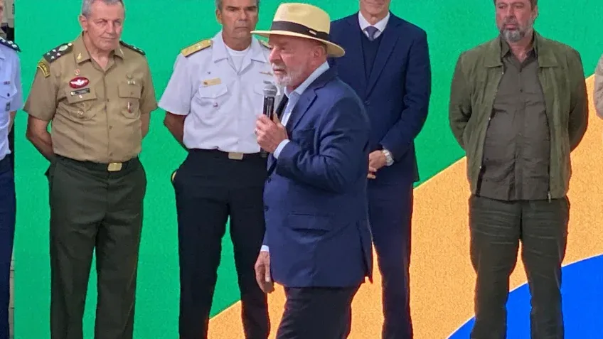 Em vez de enfrentar Trump, Lula ofende o Paraguai