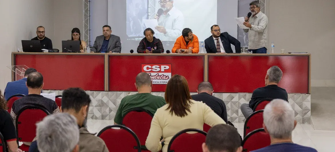 Reunião jurídico-sindical debate crise do STF e aprova manifesto classista contra "balcão de negócios" das elites