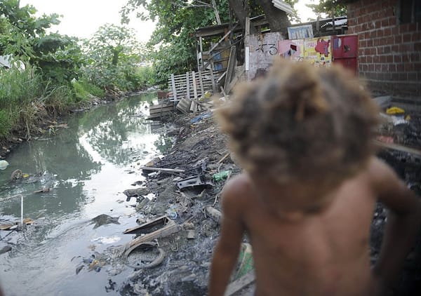 Andando pra trás: A longa decadência brasileira e a única saída possível