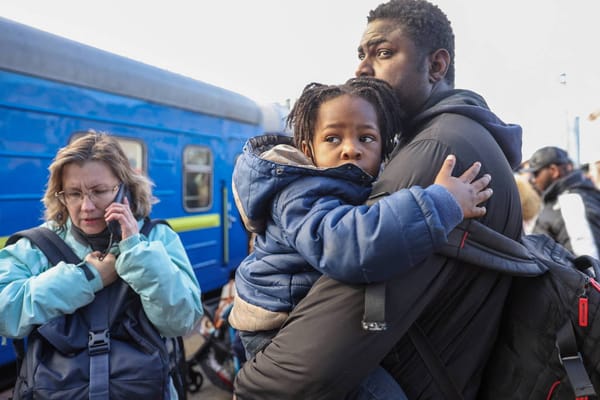 Pela derrota militar da Rússia. Basta de racismo contra os imigrantes negros na Ucrânia