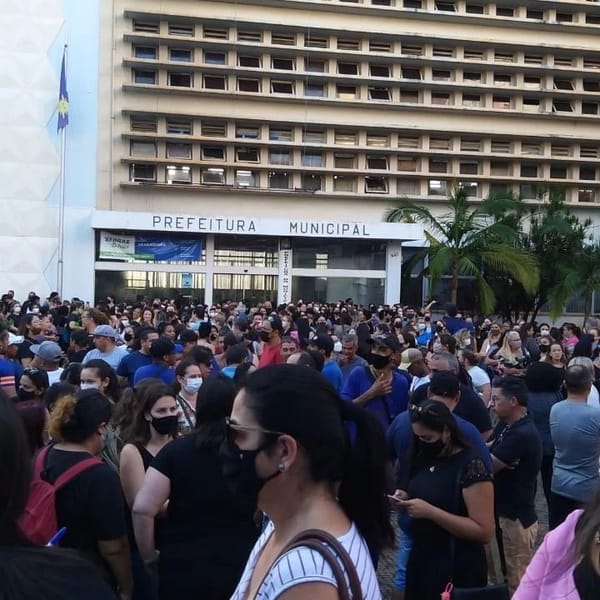 Prefeito de Araraquara, Edinho Silva (PT), oferece um reajuste miserável de 5% e ataca o direito de greve dos servidores municipais