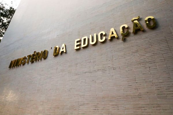 Governo Lula decreta corte de R$ 1,5 bi, metade na Saúde e Educação
