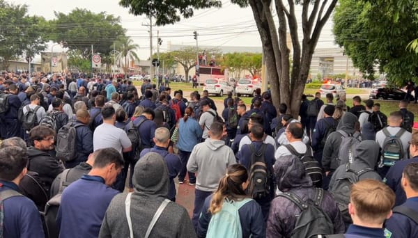 São José dos Campos (SP): Trabalhadores da Embraer entram em greve
