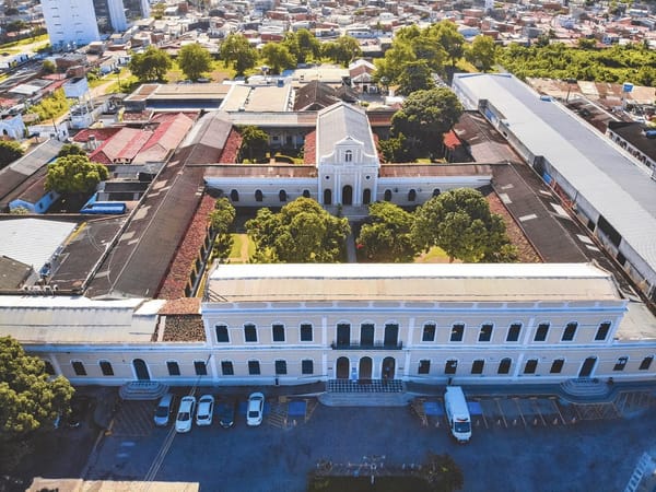 Crianças na fila de espera por leito em UTIs demonstra o sucateamento do SUS
