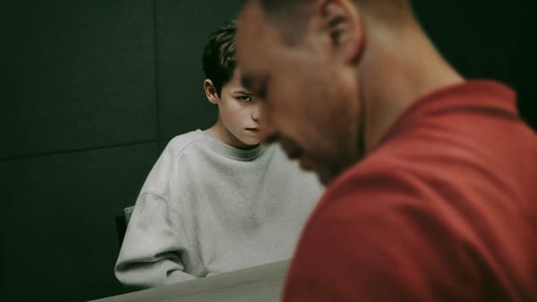 Adolescência, o que leva um jovem a odiar