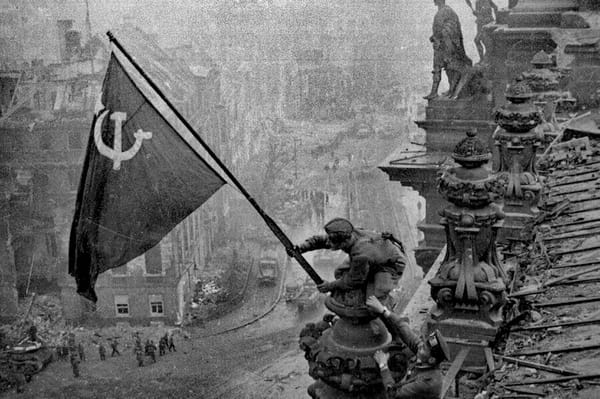 80 anos: A Segunda Guerra Mundial e a “revolução traída”