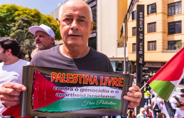 Ato na Faculdade de Direito da USP denuncia condenação de Zé Maria e defende liberdade de expressão em solidariedade à Palestina