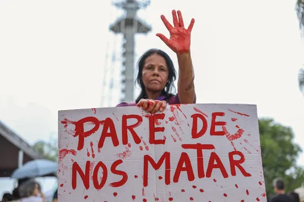 Feminicídio em alta: mais leis, mais pactos, mais mortes