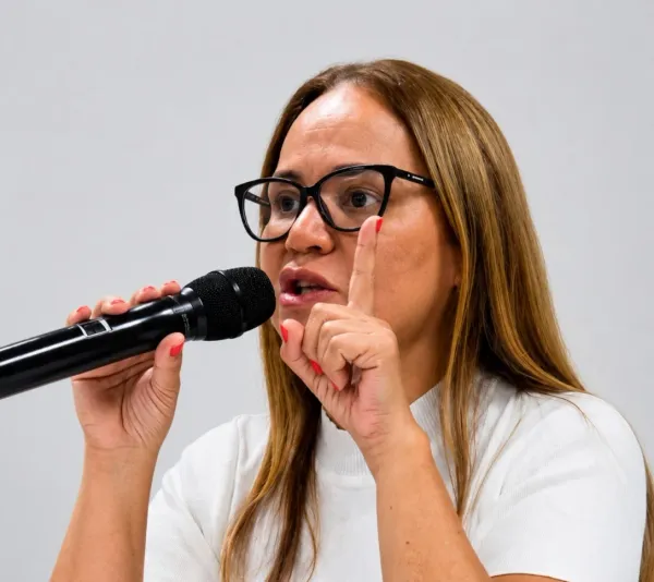 Apesar de Lula sancionar o reajuste do Piso Nacional da Educação, 30% dos municípios não cumprem a lei