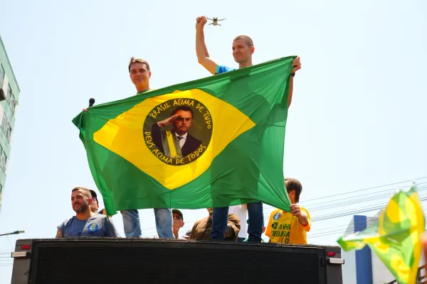 Por que a extrema direita cresce?