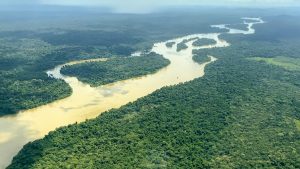 Amazônia: Garimpo ilegal ameaça a existência do Rio Tapajós e a vida de povos indígenas e ribeirinhos