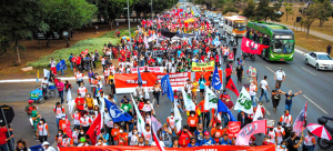 Brasília: 5 mil protestam em defesa da Educação e contra privatizações