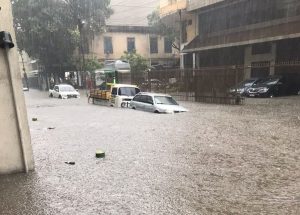 Choveu, alagou! Mais um dia de desespero para a população do Rio de Janeiro